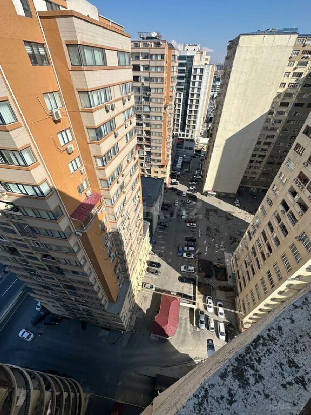 Satılır 2 otaqlı mənzil 115 m²