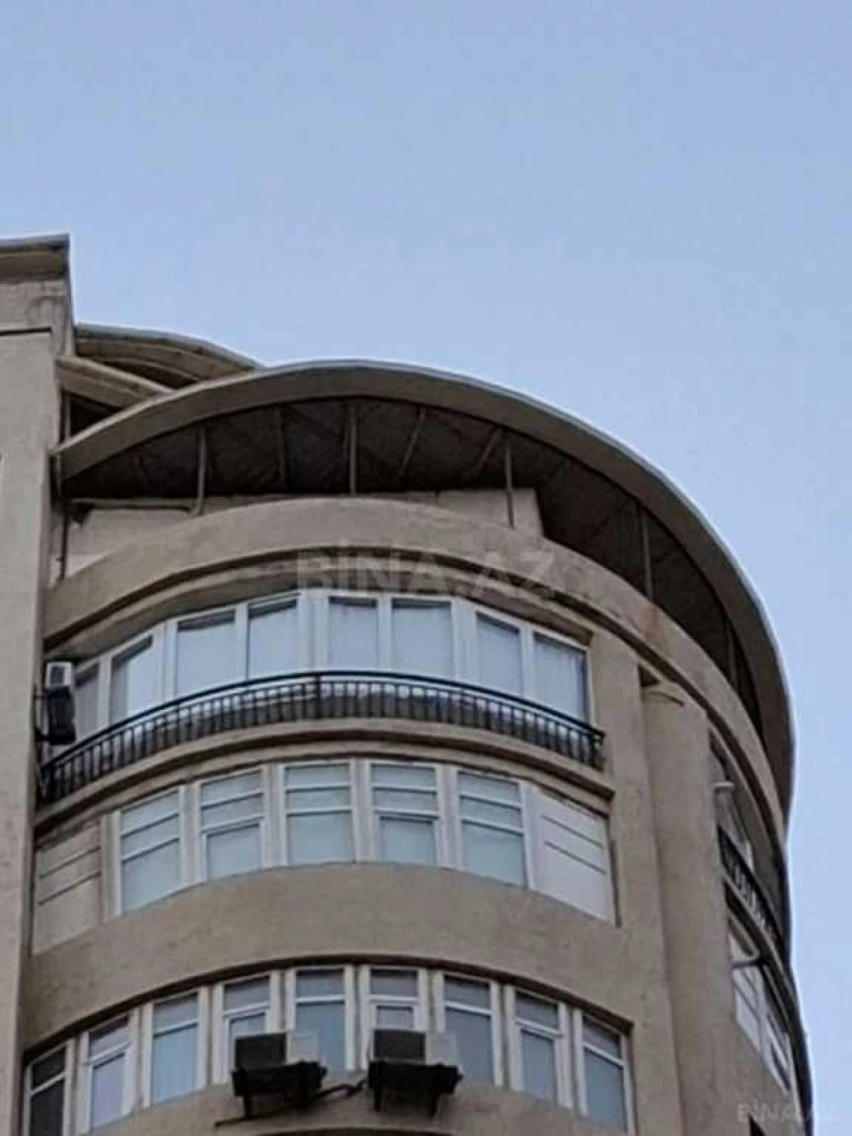 Satılır 2 otaqlı mənzil 115 m²