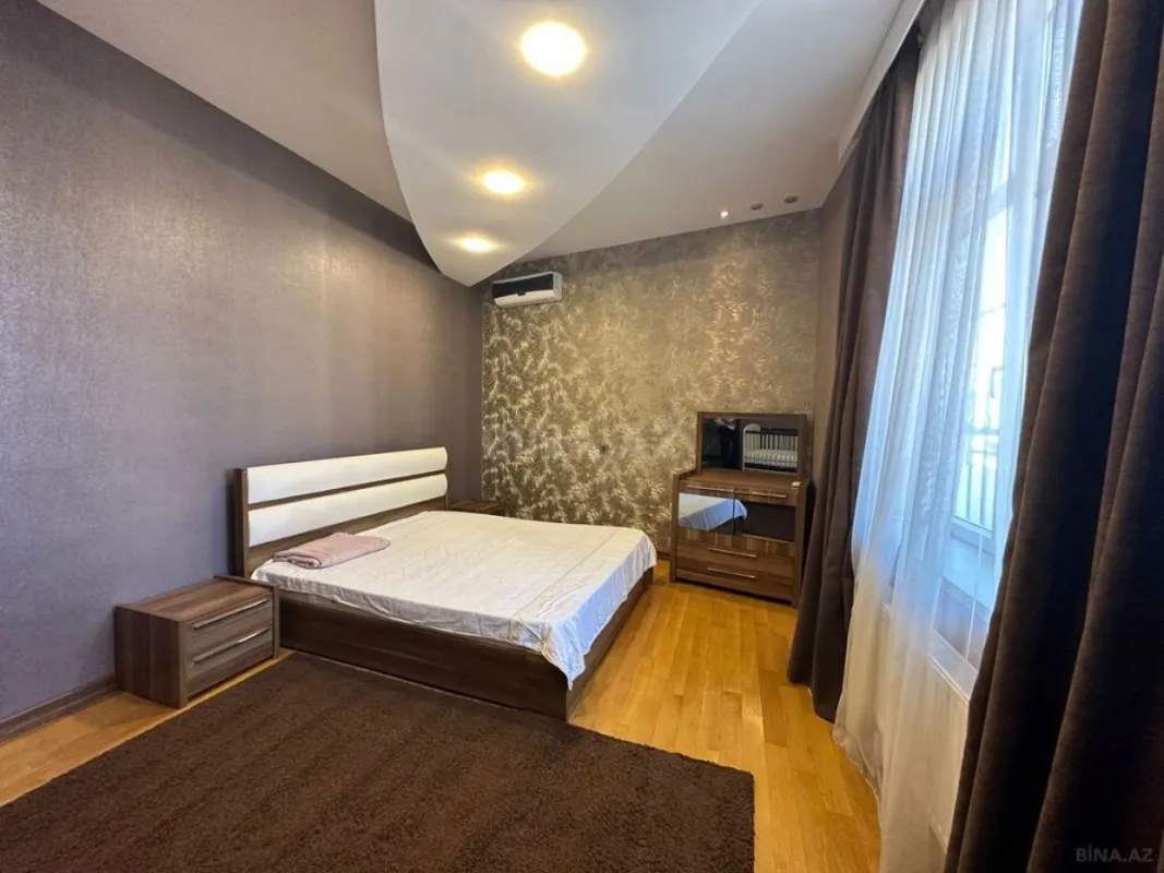 Satılır 2 otaqlı mənzil 115 m²
