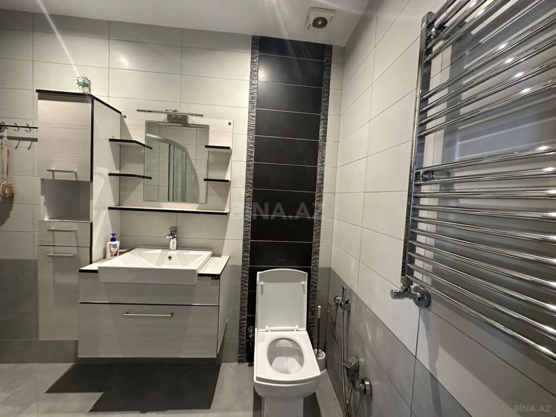 Satılır 2 otaqlı mənzil 115 m²