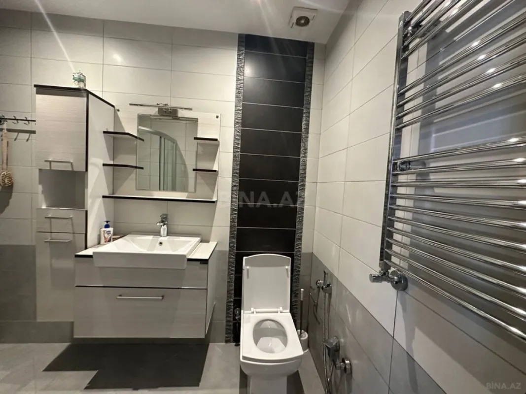 Satılır 2 otaqlı mənzil 115 m²
