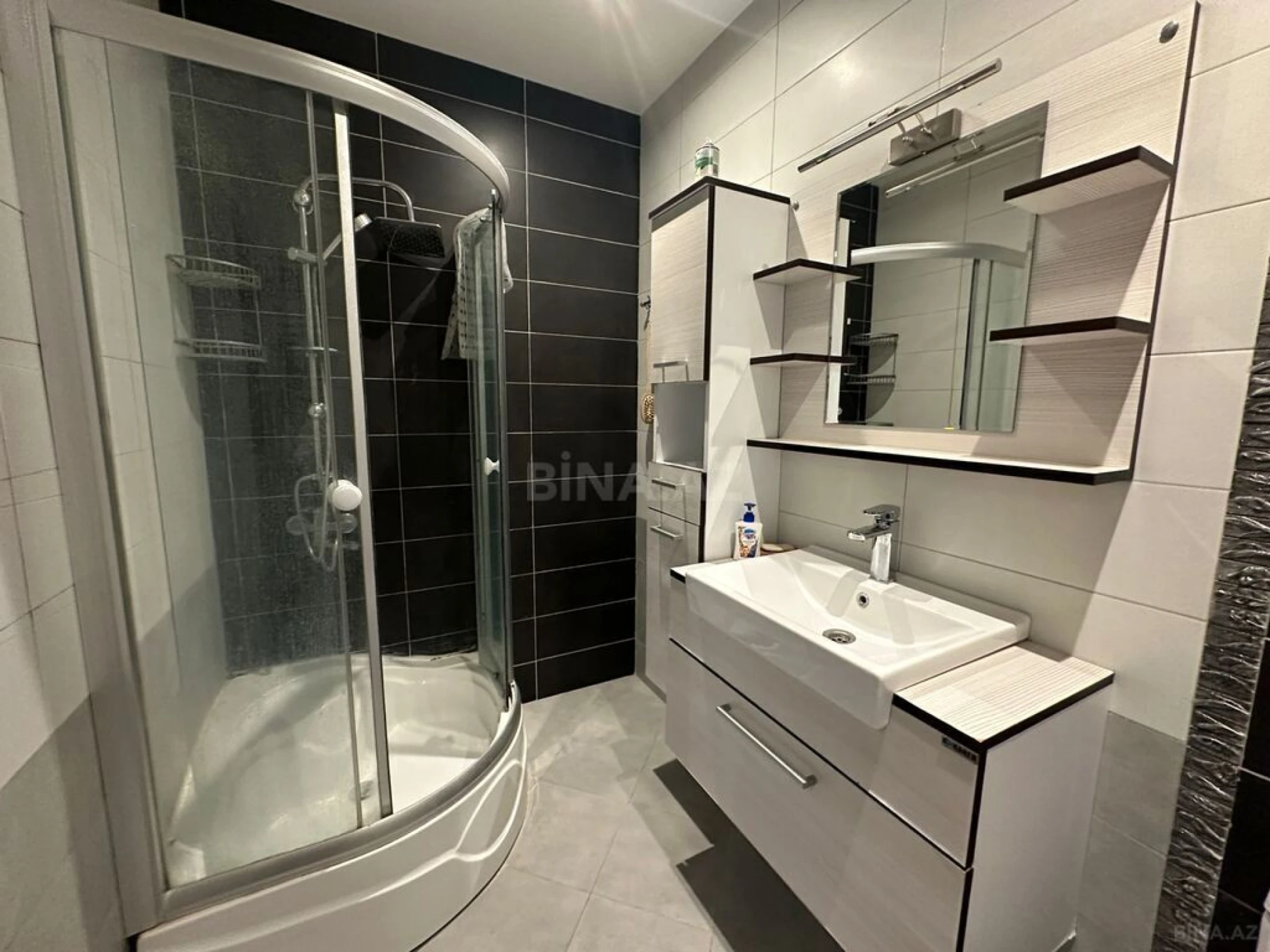 Satılır 2 otaqlı mənzil 115 m²