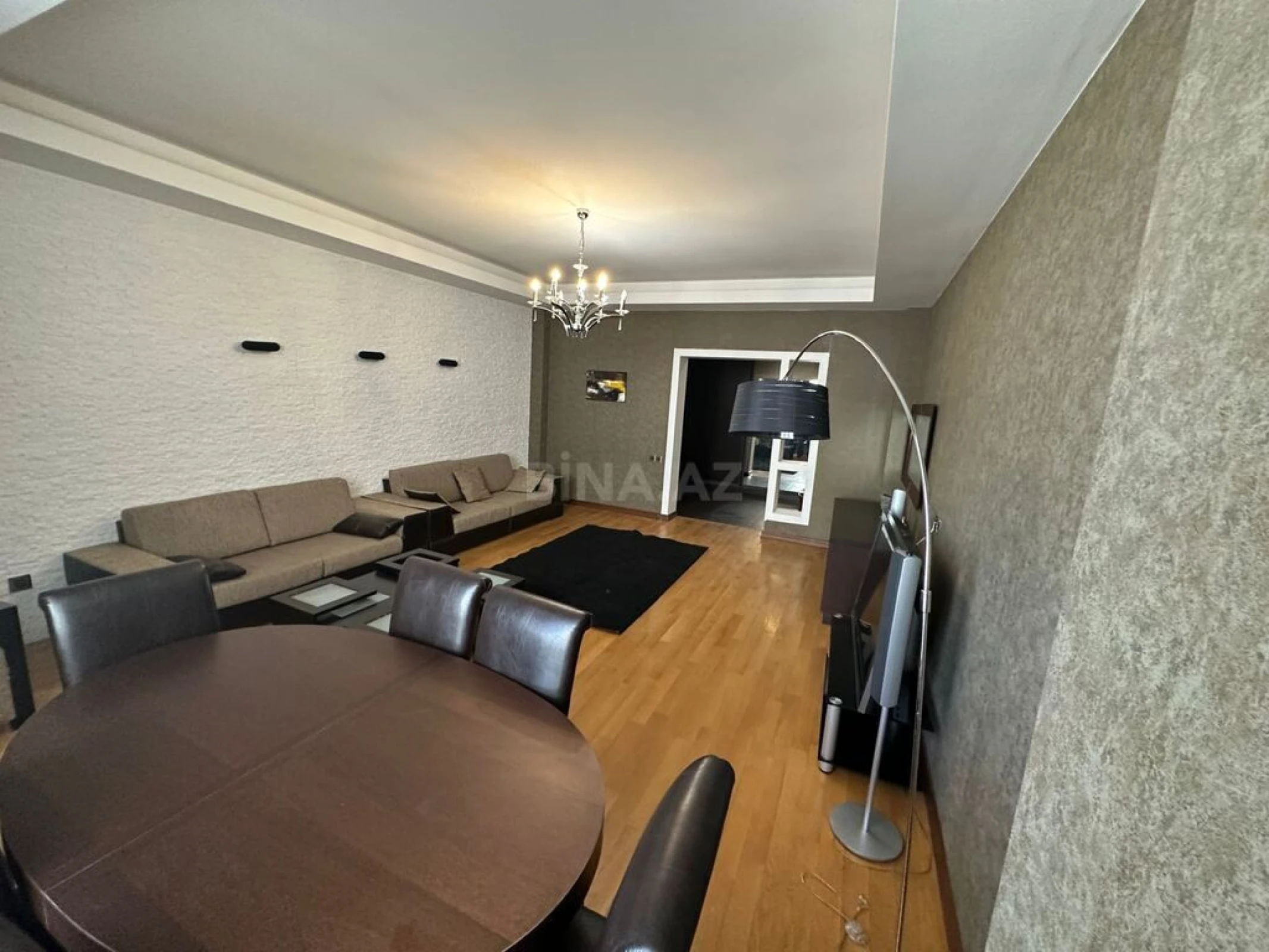 Satılır 2 otaqlı mənzil 115 m²