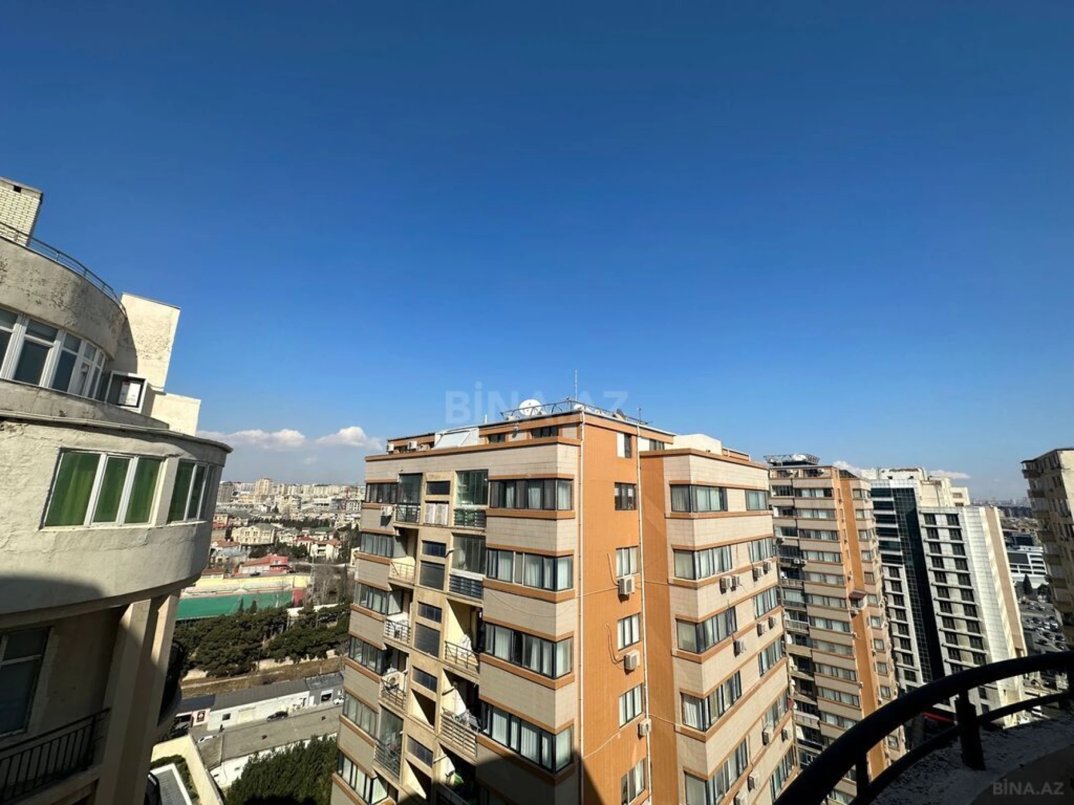 Satılır 2 otaqlı mənzil 115 m²