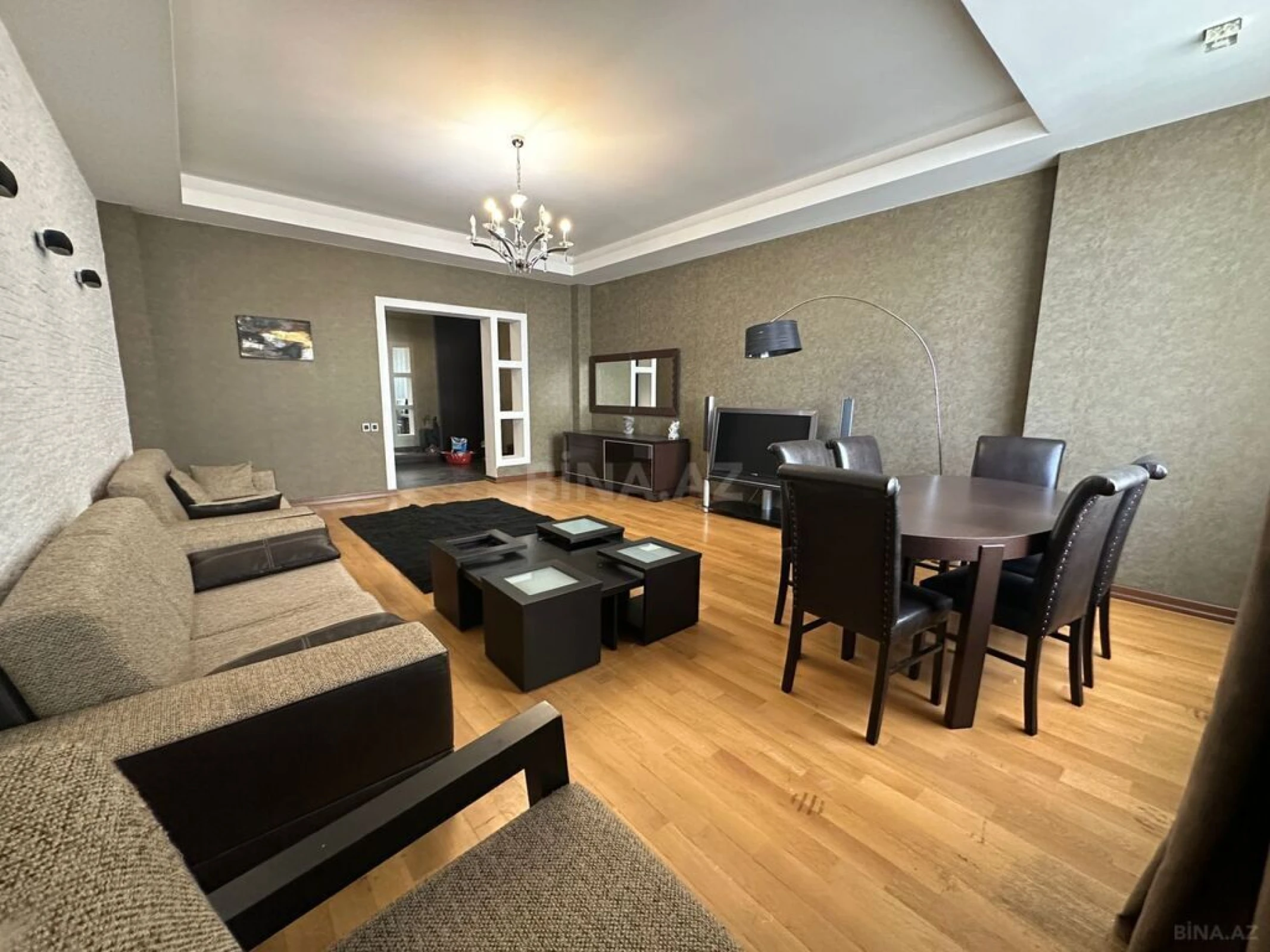 Satılır 2 otaqlı mənzil 115 m²