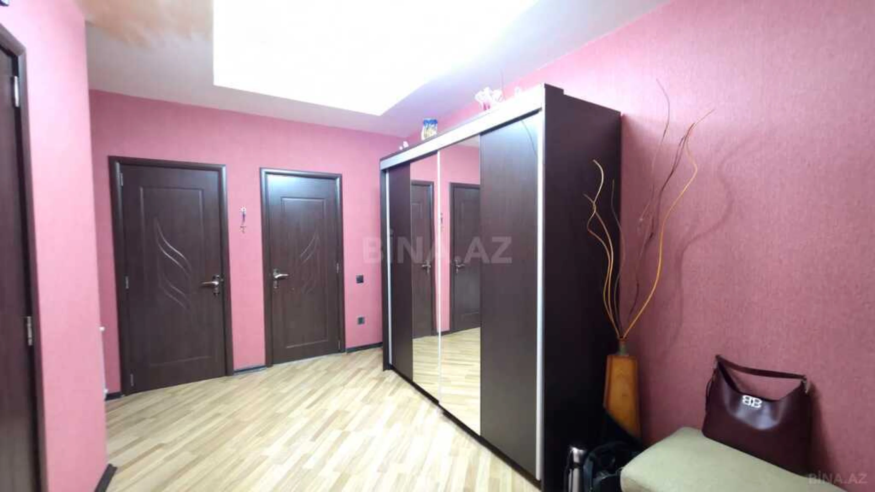 Satılır 2 otaqlı mənzil 86 m²