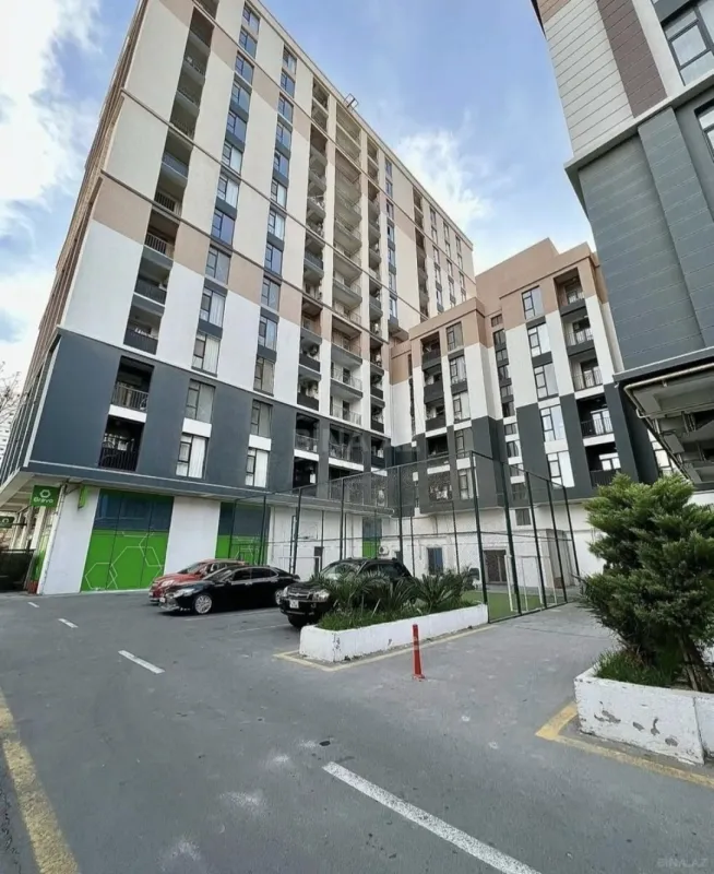Satılır 3 otaqlı mənzil 130 m²