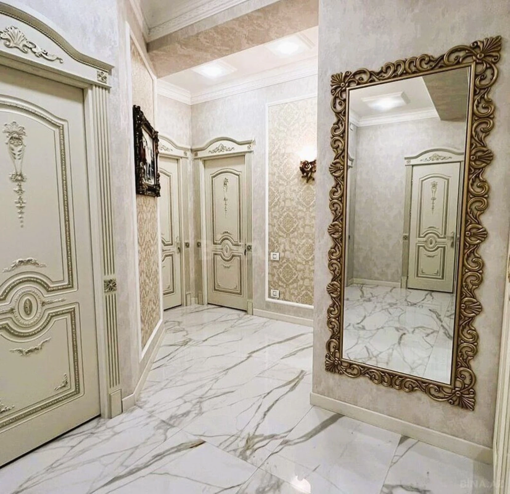 Satılır 3 otaqlı mənzil 130 m²