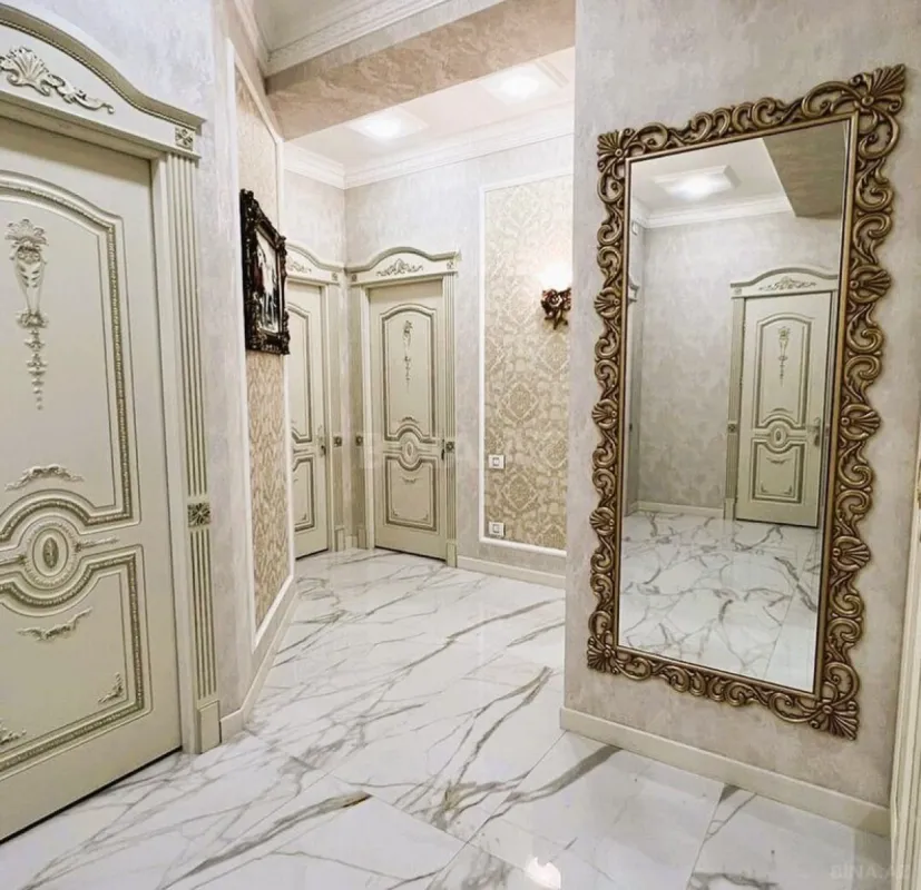 Satılır 3 otaqlı mənzil 130 m²