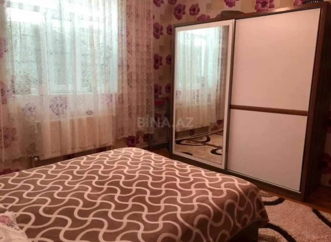 Satılır 7 otaqlı həyət evi 200 m²