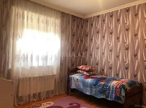 Satılır 7 otaqlı həyət evi 200 m²