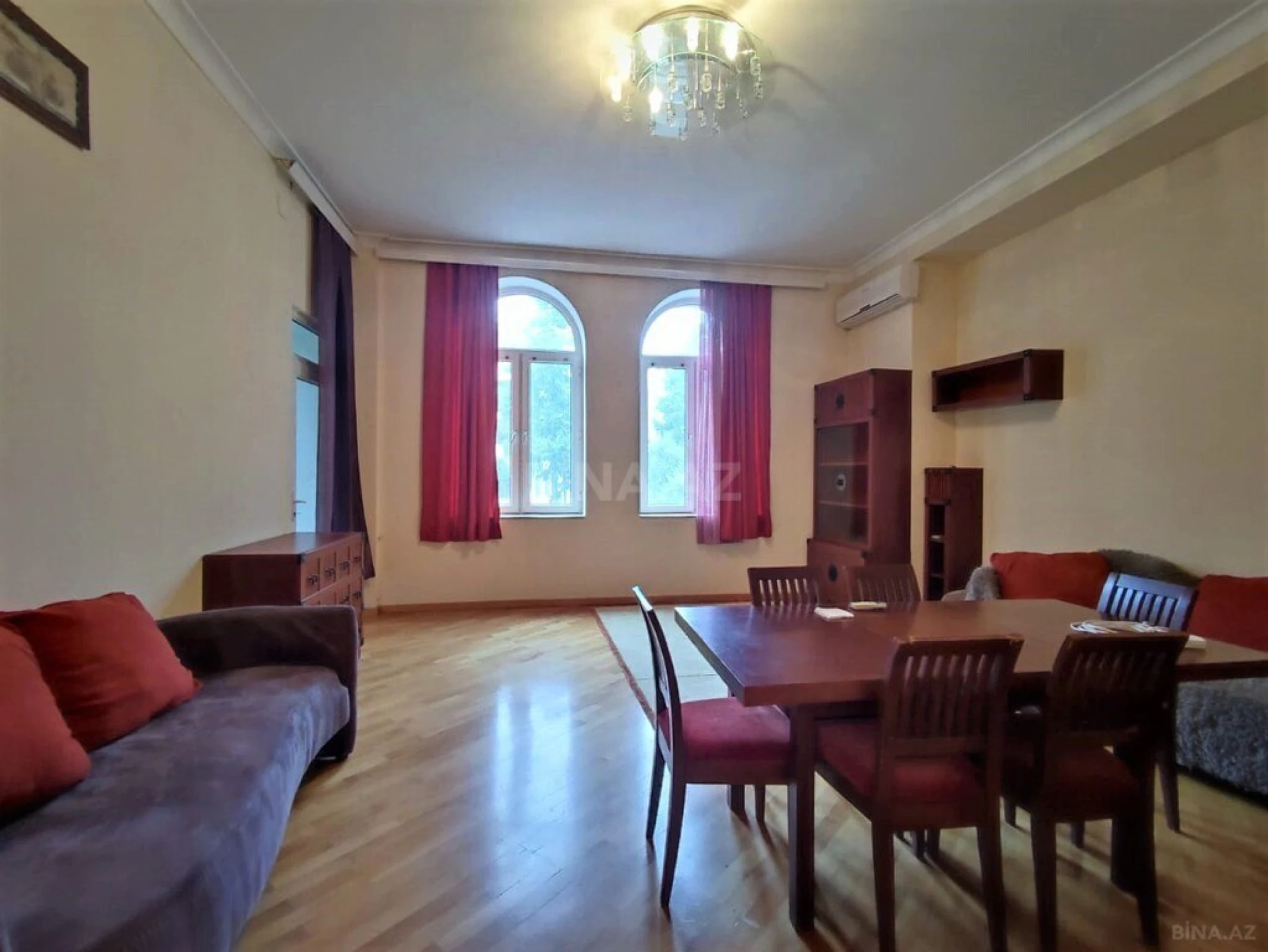 Satılır 3 otaqlı mənzil 118 m²