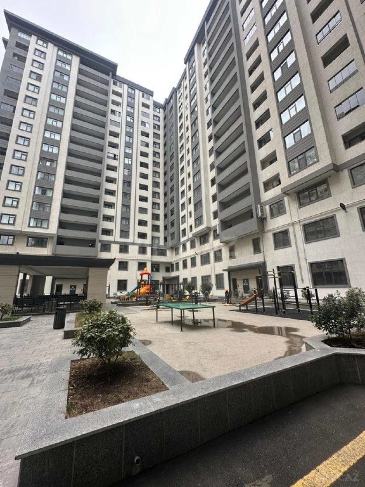 Kirayə verilir 3 otaqlı mənzil 110 m²