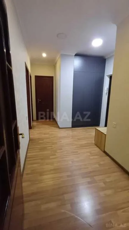 Satılır 2 otaqlı mənzil 76 m²