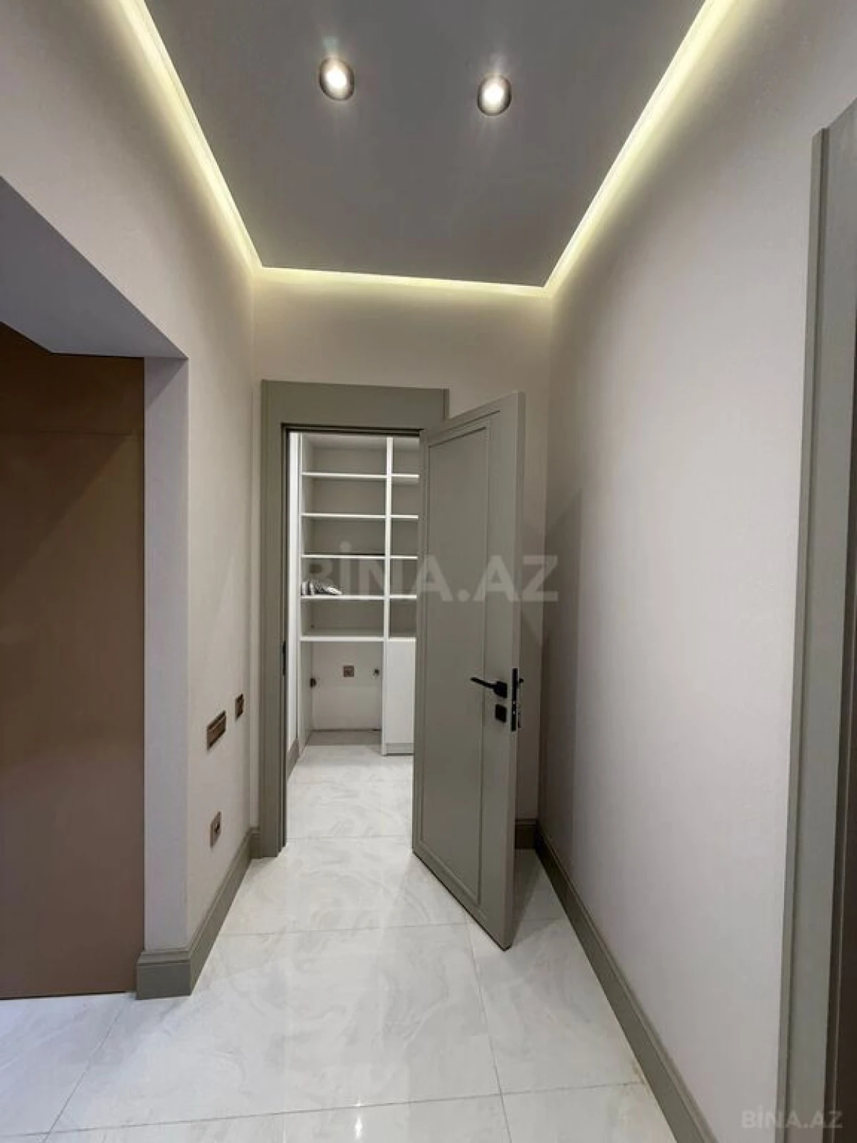 Satılır 2 otaqlı mənzil 68 m²
