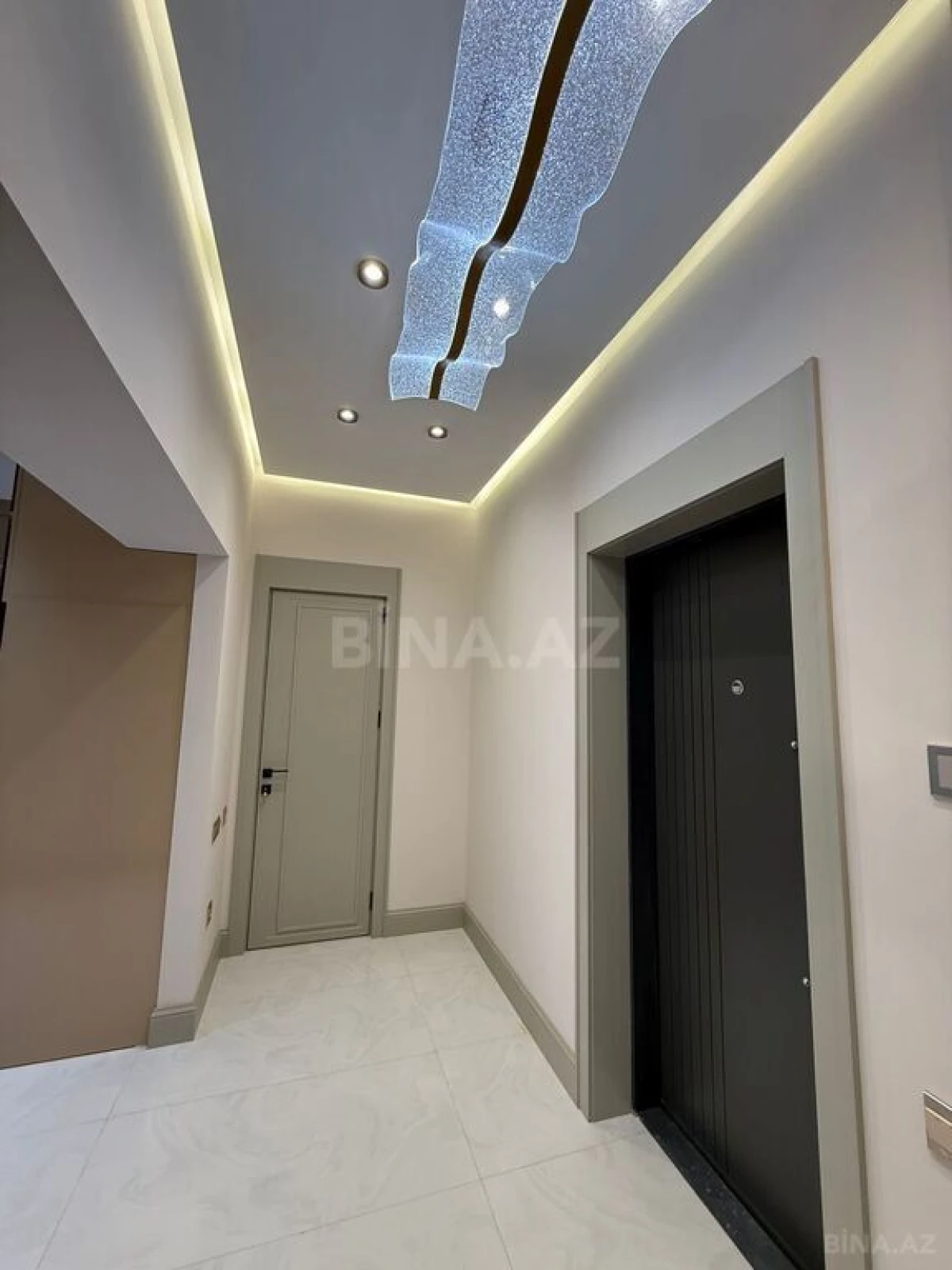 Satılır 2 otaqlı mənzil 68 m²