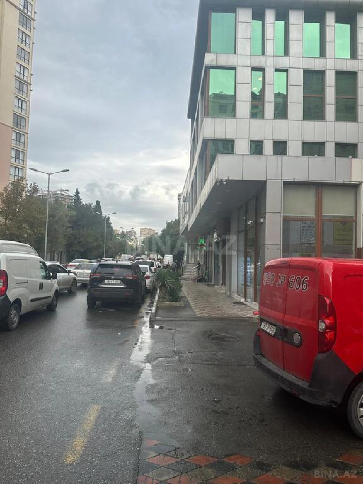 Kirayə verilir 4 otaqlı ofis 90 m²