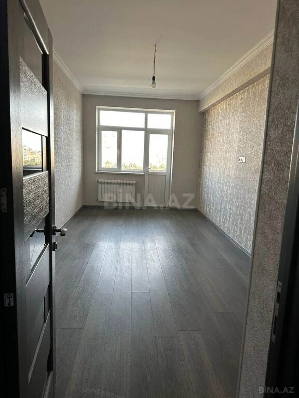 Satılır 4 otaqlı mənzil 180 m²