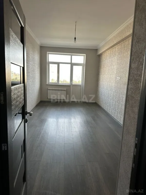 Satılır 4 otaqlı mənzil 180 m²