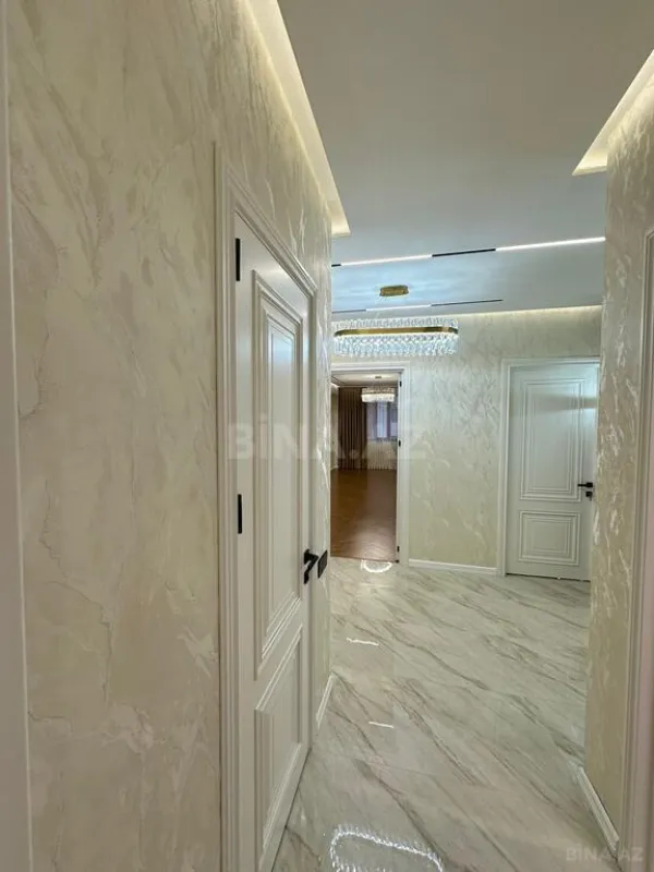 Satılır 3 otaqlı mənzil 120 m²