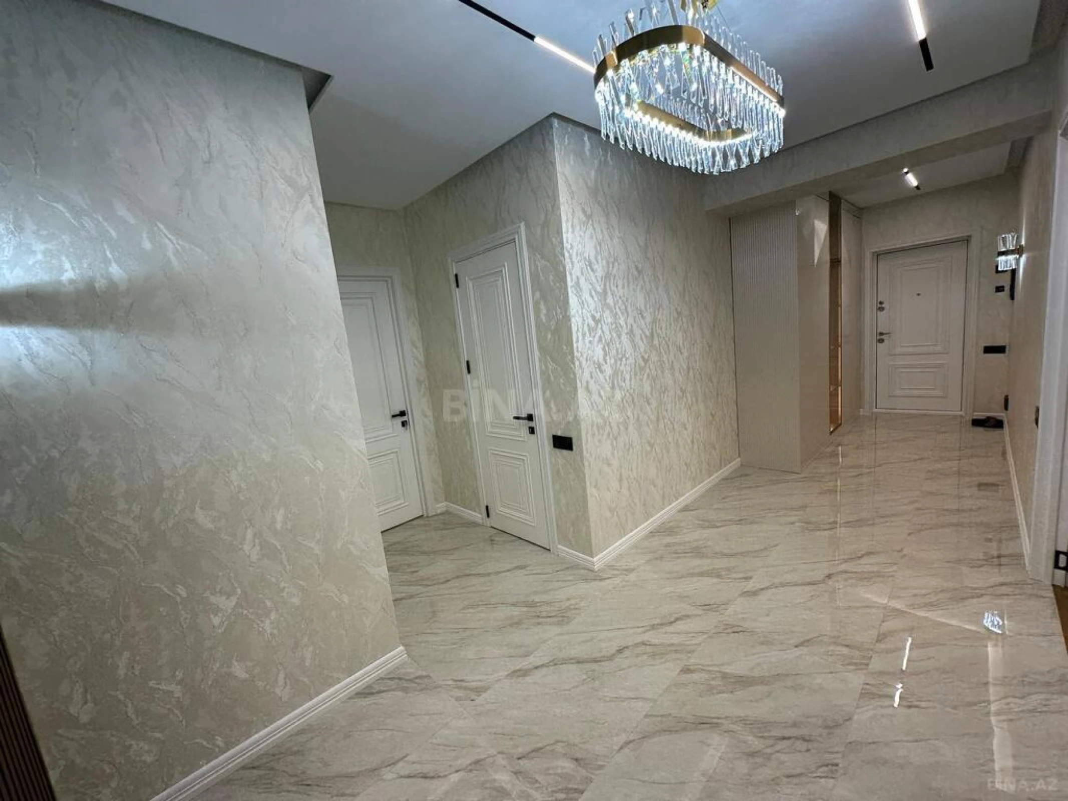 Satılır 3 otaqlı mənzil 120 m²