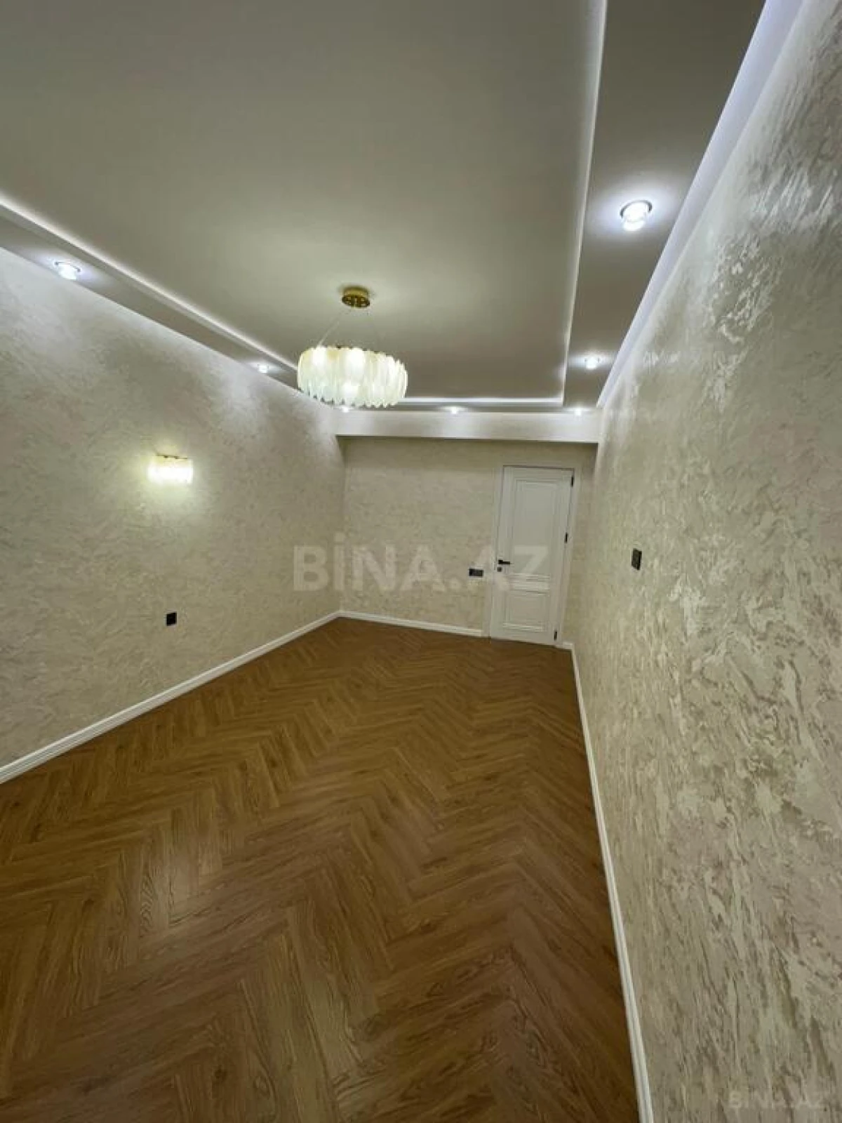Satılır 3 otaqlı mənzil 120 m²