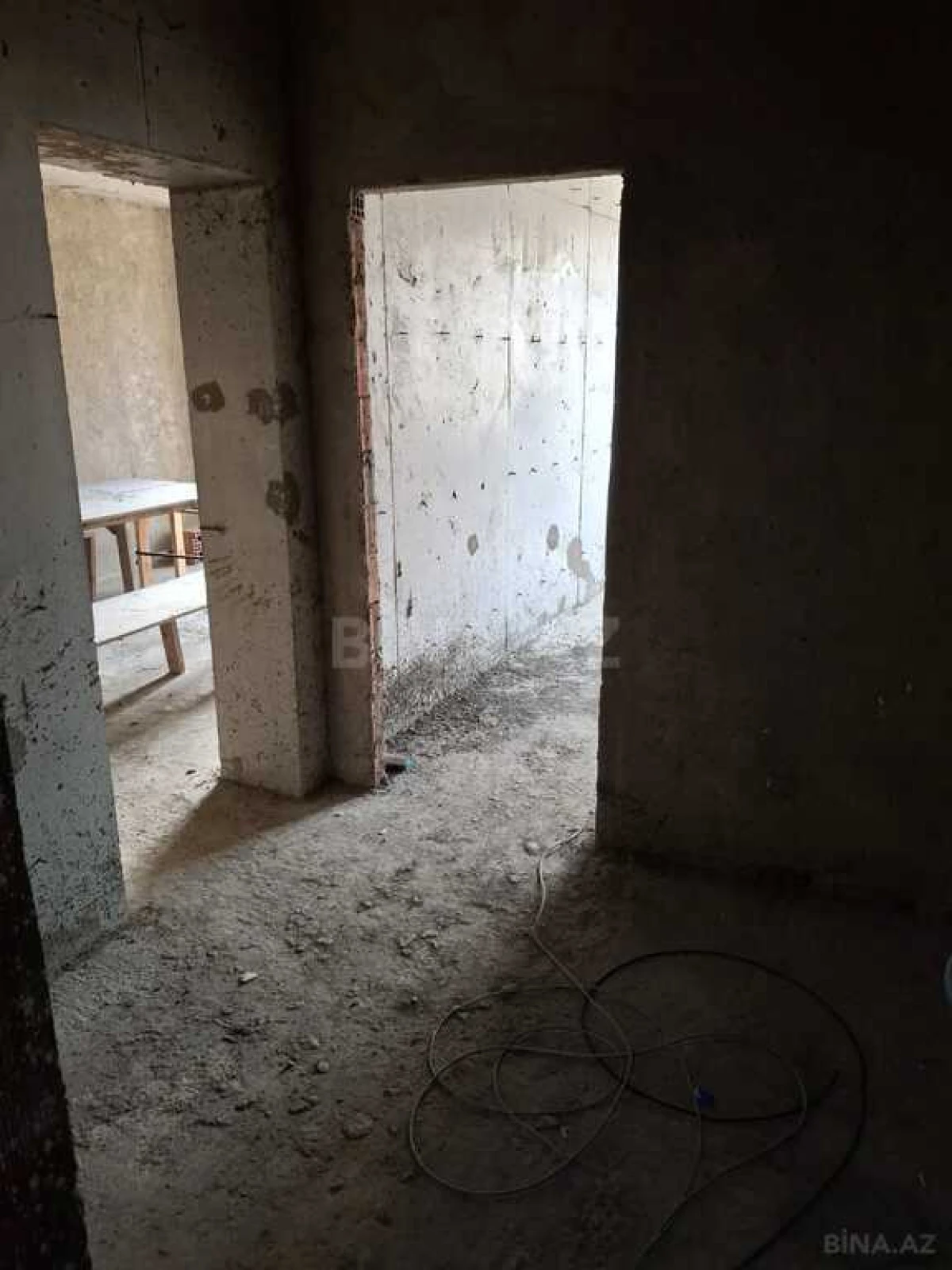 Satılır 2 otaqlı mənzil 82 m²