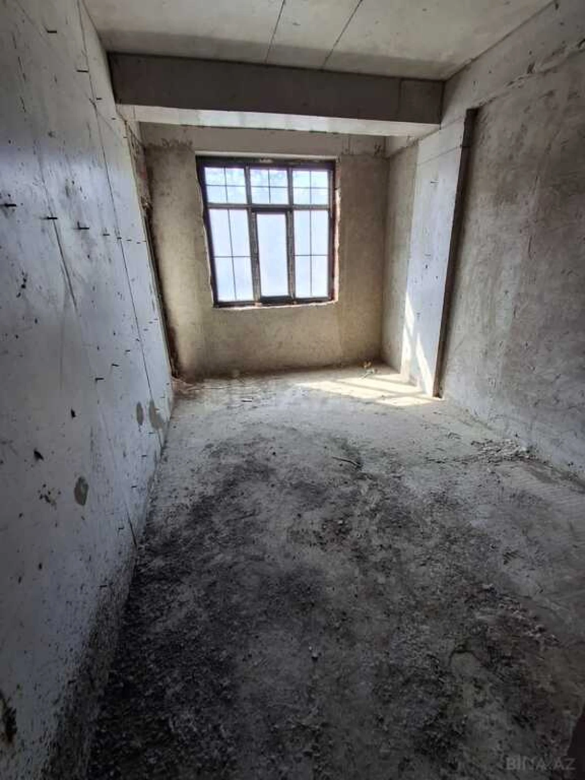 Satılır 2 otaqlı mənzil 82 m²