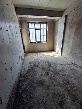 Satılır 2 otaqlı mənzil 82 m²