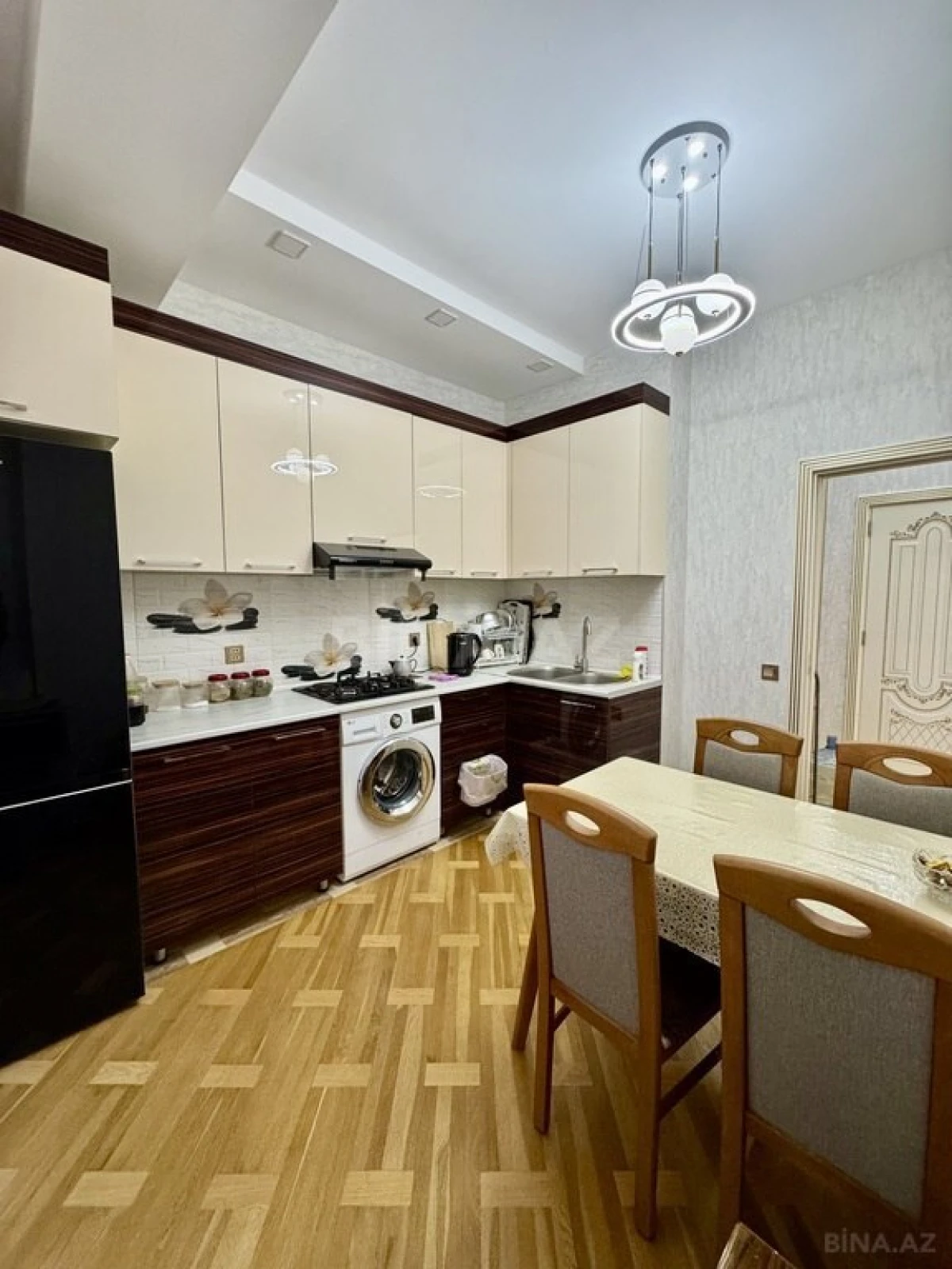Satılır 2 otaqlı mənzil 78 m²