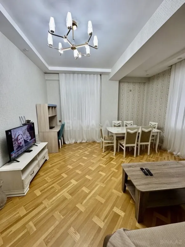 Satılır 2 otaqlı mənzil 78 m²