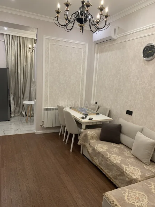 Satılır 2 otaqlı mənzil 68 m²