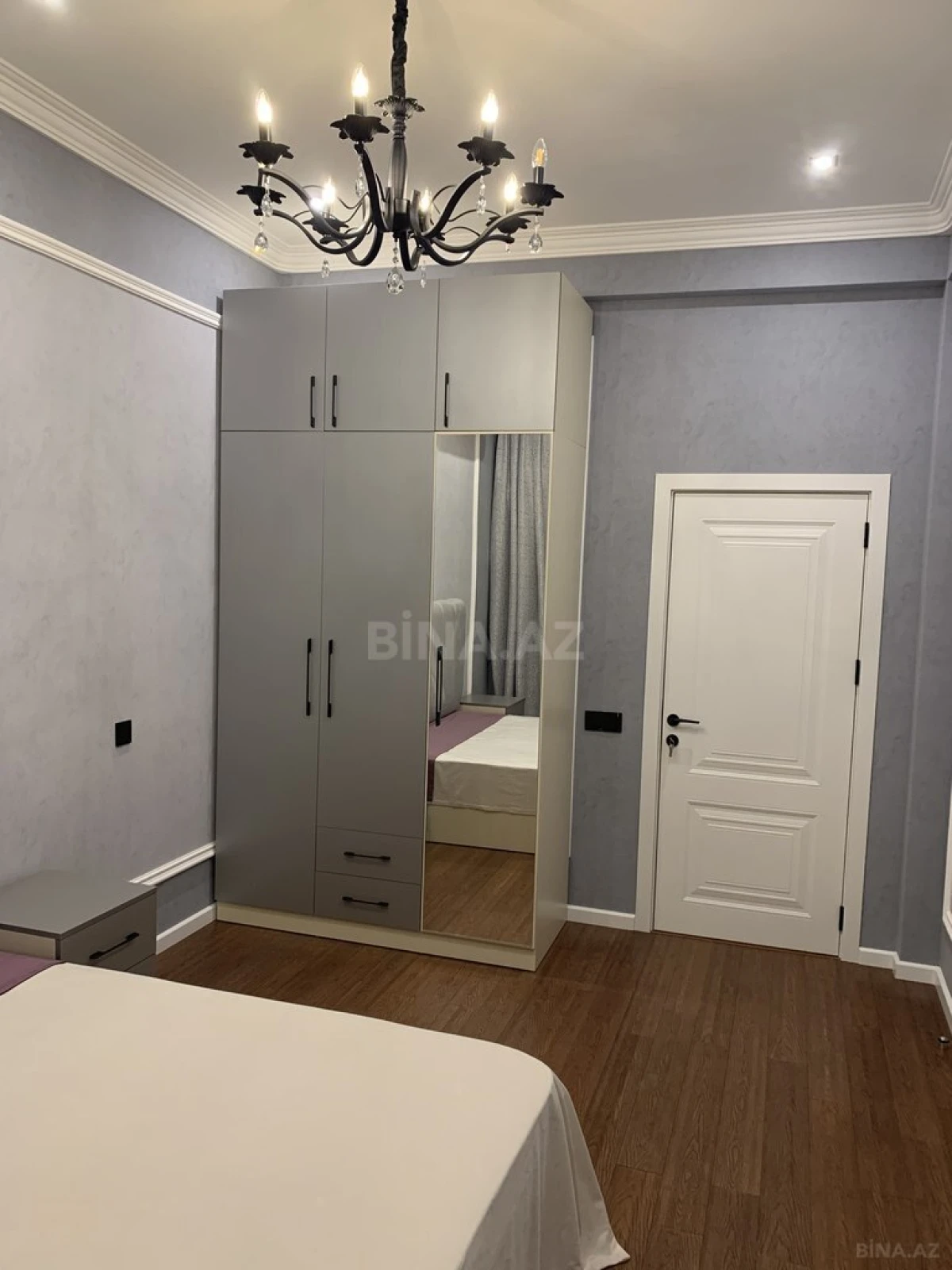 Satılır 2 otaqlı mənzil 68 m²