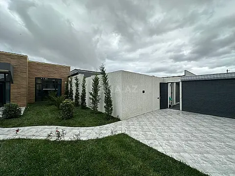 Satılır 4 otaqlı həyət evi 140 m²