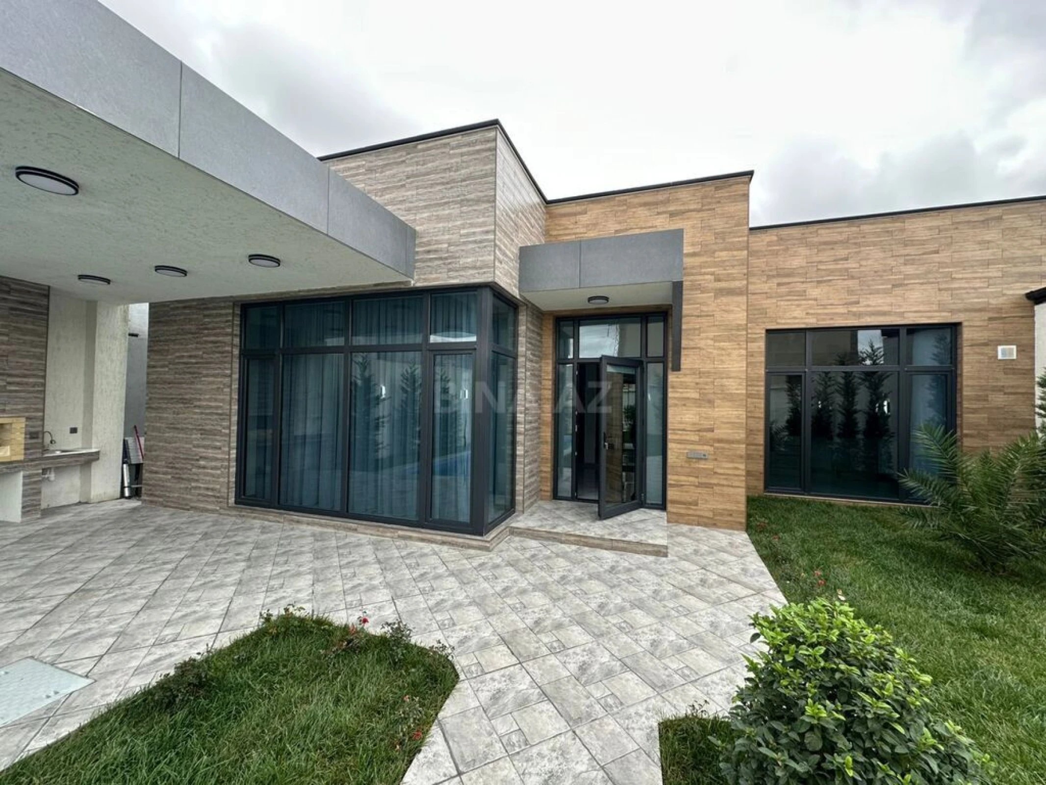 Satılır 4 otaqlı həyət evi 140 m²