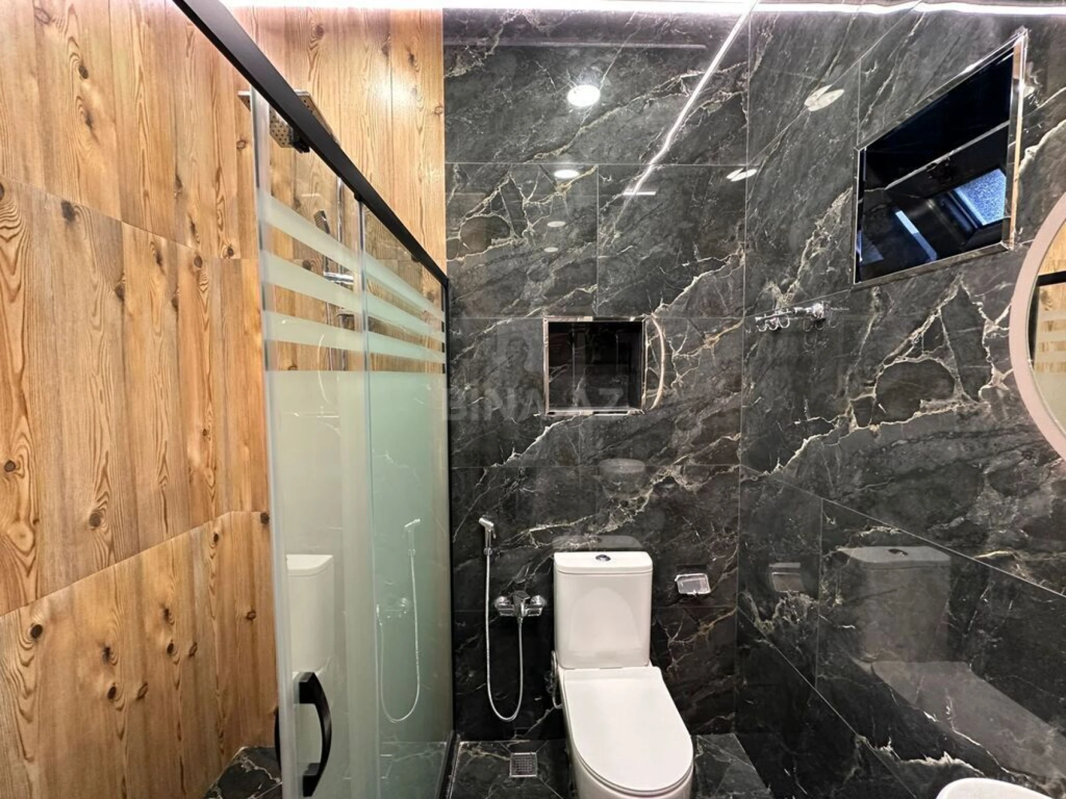 Satılır 4 otaqlı həyət evi 140 m²