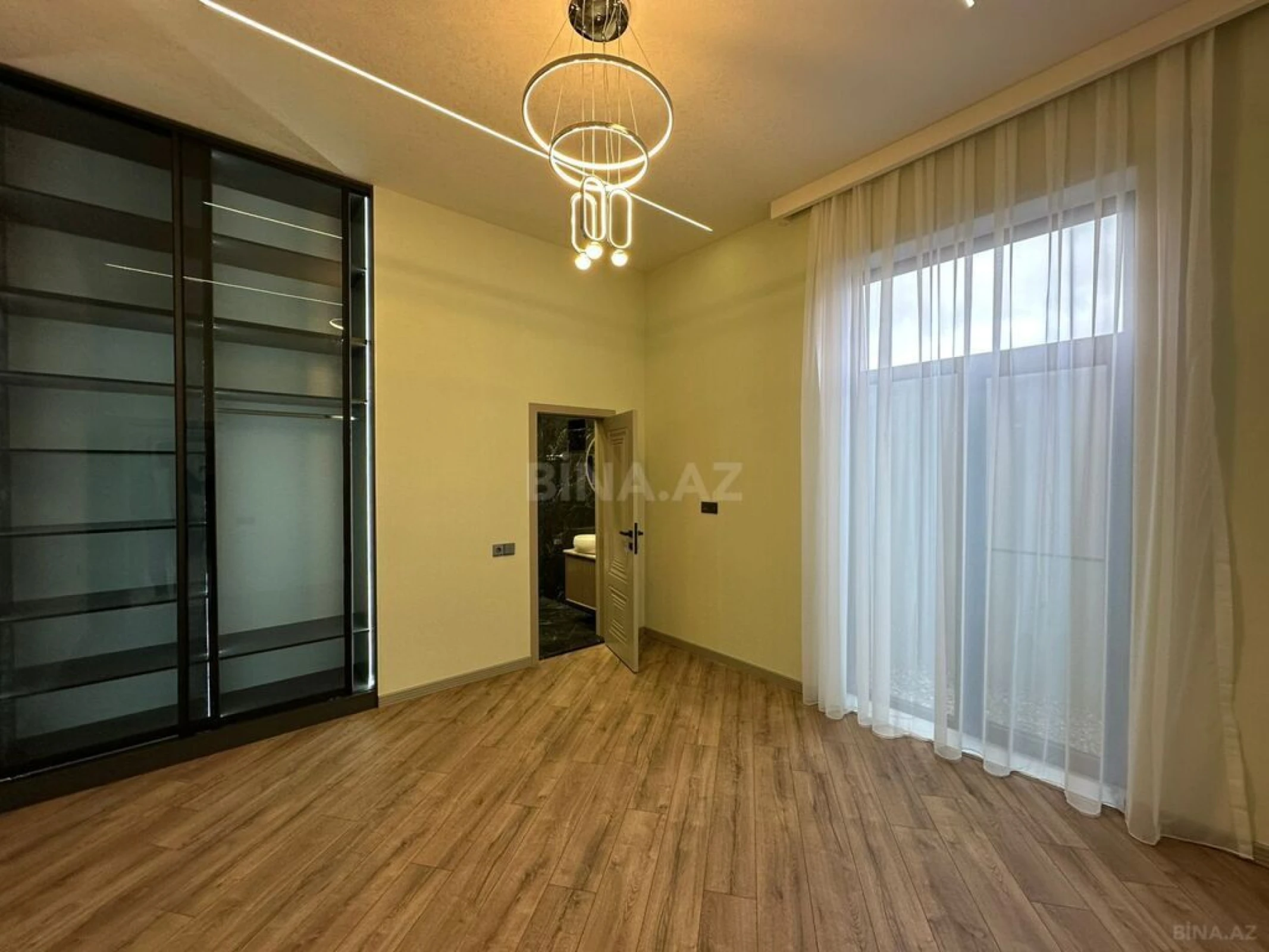 Satılır 4 otaqlı həyət evi 140 m²