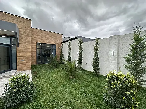 Satılır 4 otaqlı həyət evi 140 m²