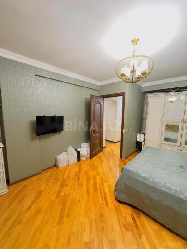 Satılır 3 otaqlı mənzil 110 m²