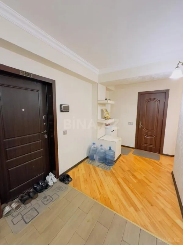 Satılır 3 otaqlı mənzil 110 m²