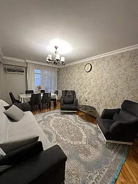 Satılır 3 otaqlı mənzil 110 m²