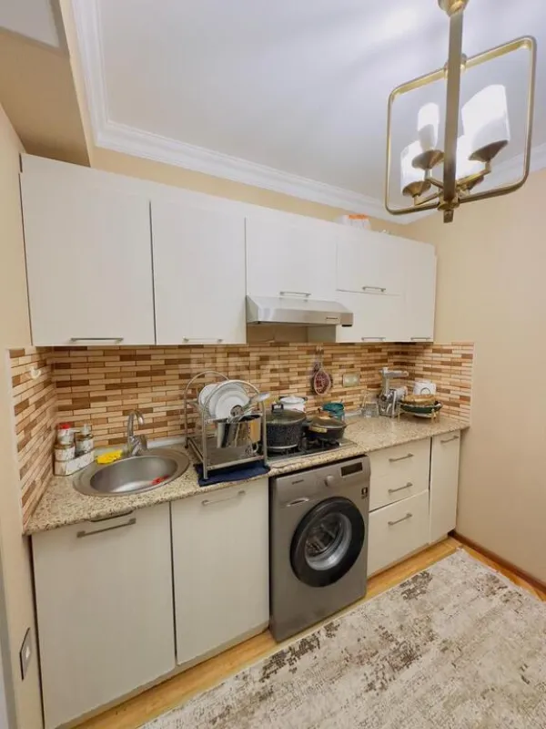 Satılır 3 otaqlı mənzil 110 m²