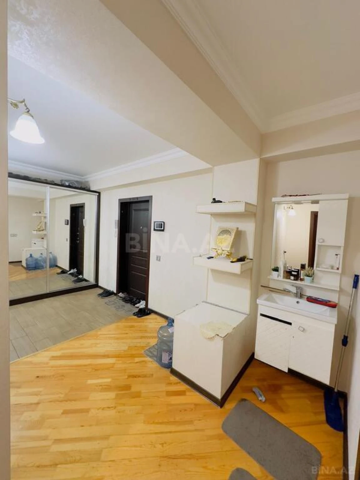 Satılır 3 otaqlı mənzil 110 m²