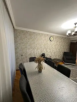 Satılır 3 otaqlı mənzil 110 m²