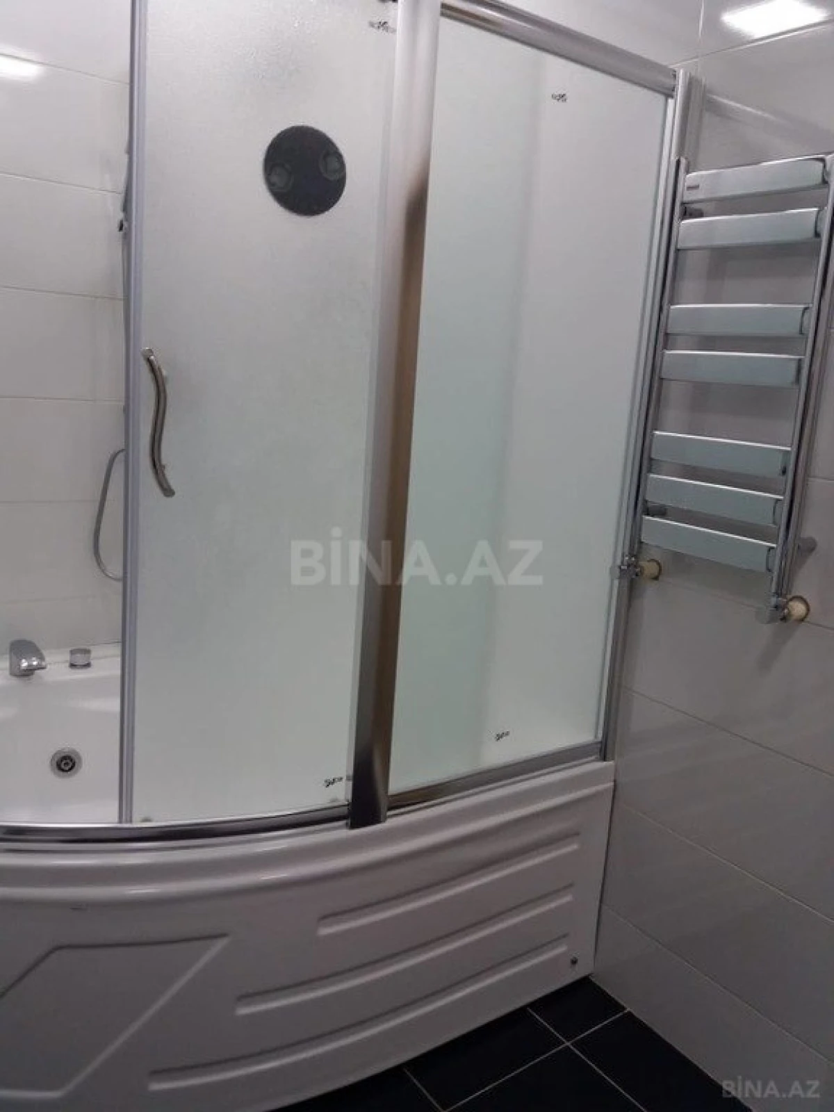 Satılır 3 otaqlı mənzil 127 m²