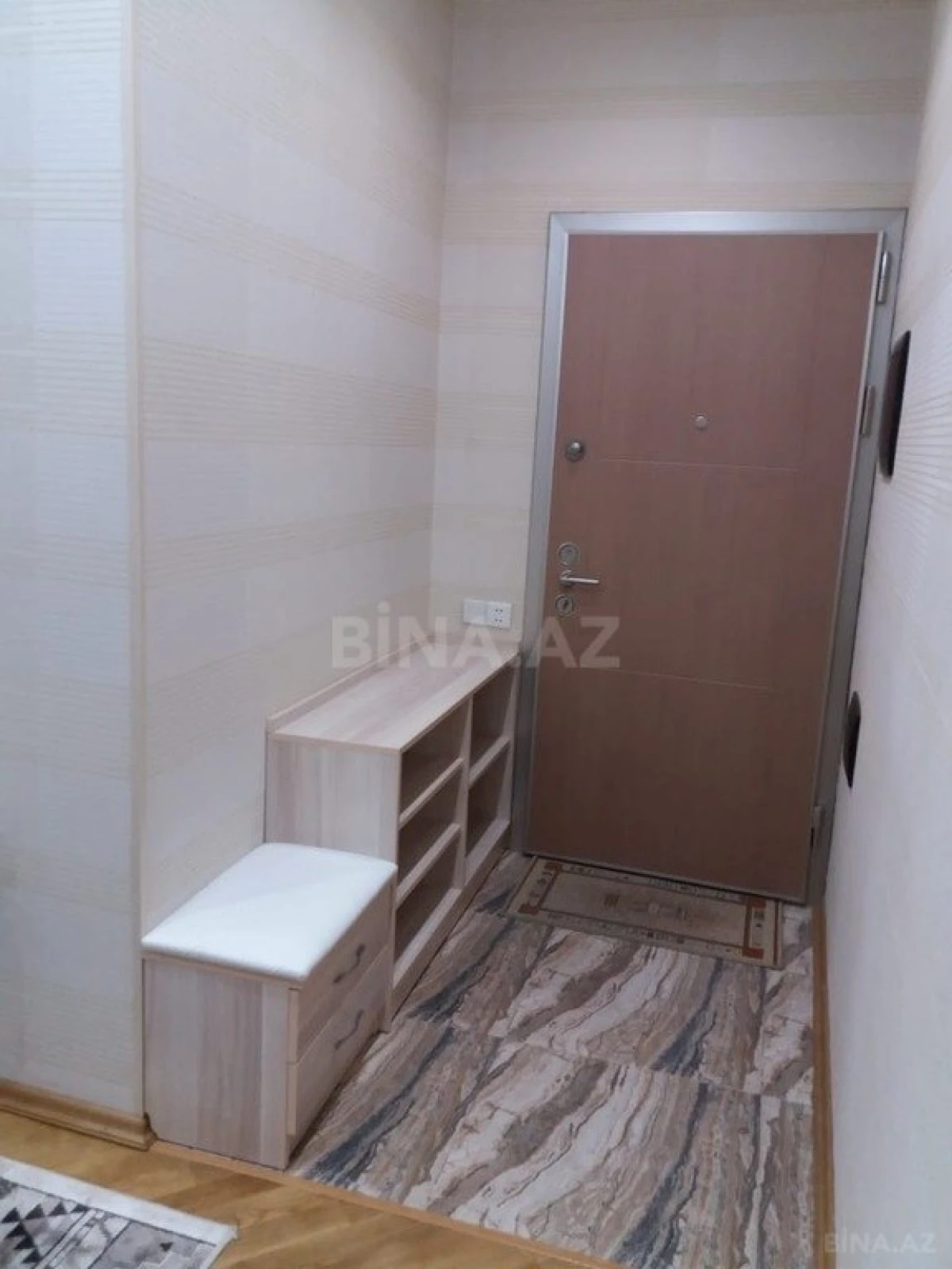 Satılır 3 otaqlı mənzil 127 m²