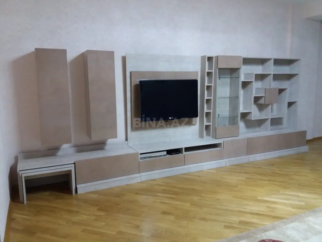 Satılır 3 otaqlı mənzil 127 m²
