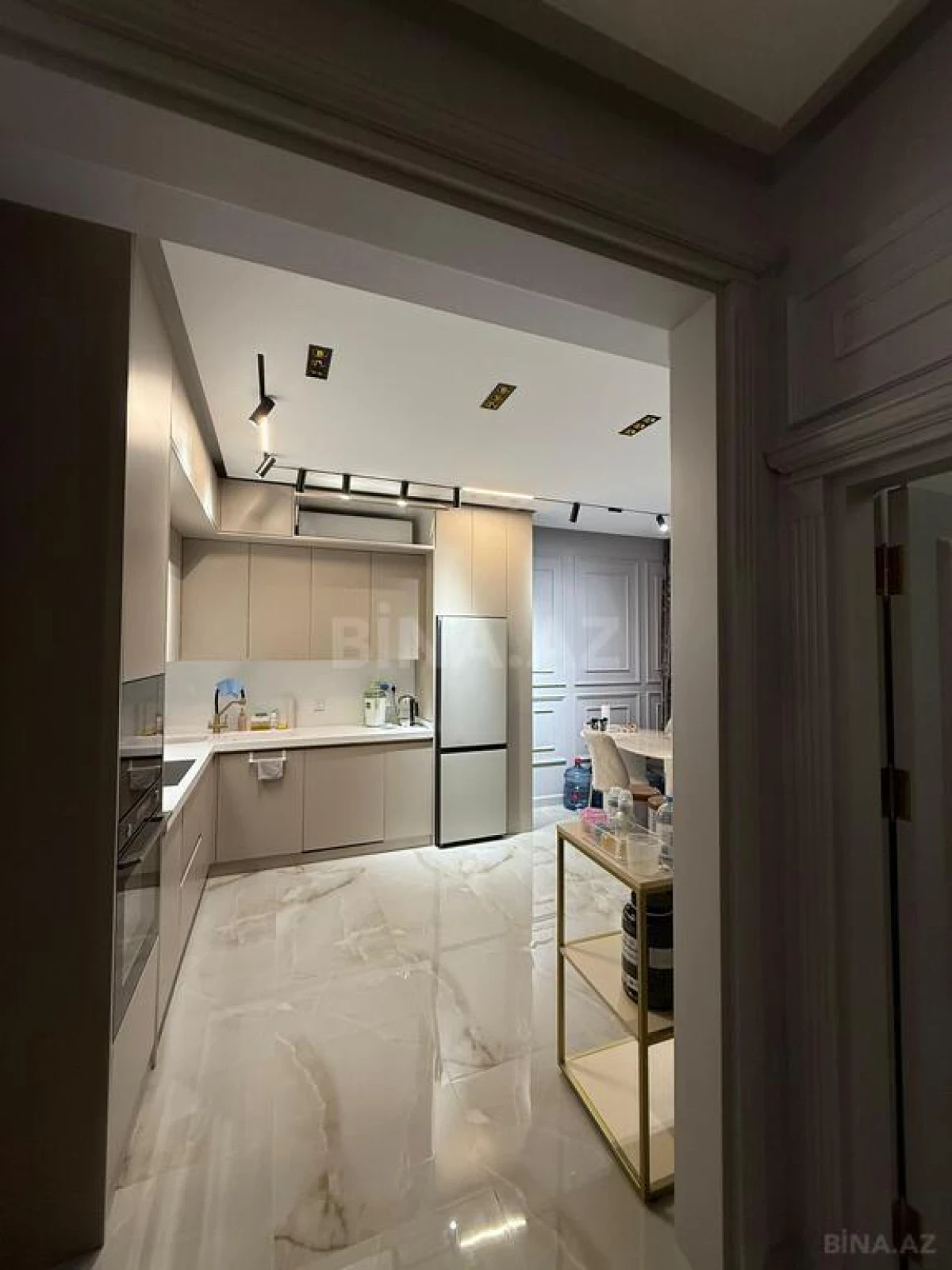 Kirayə verilir 3 otaqlı mənzil 120 m²