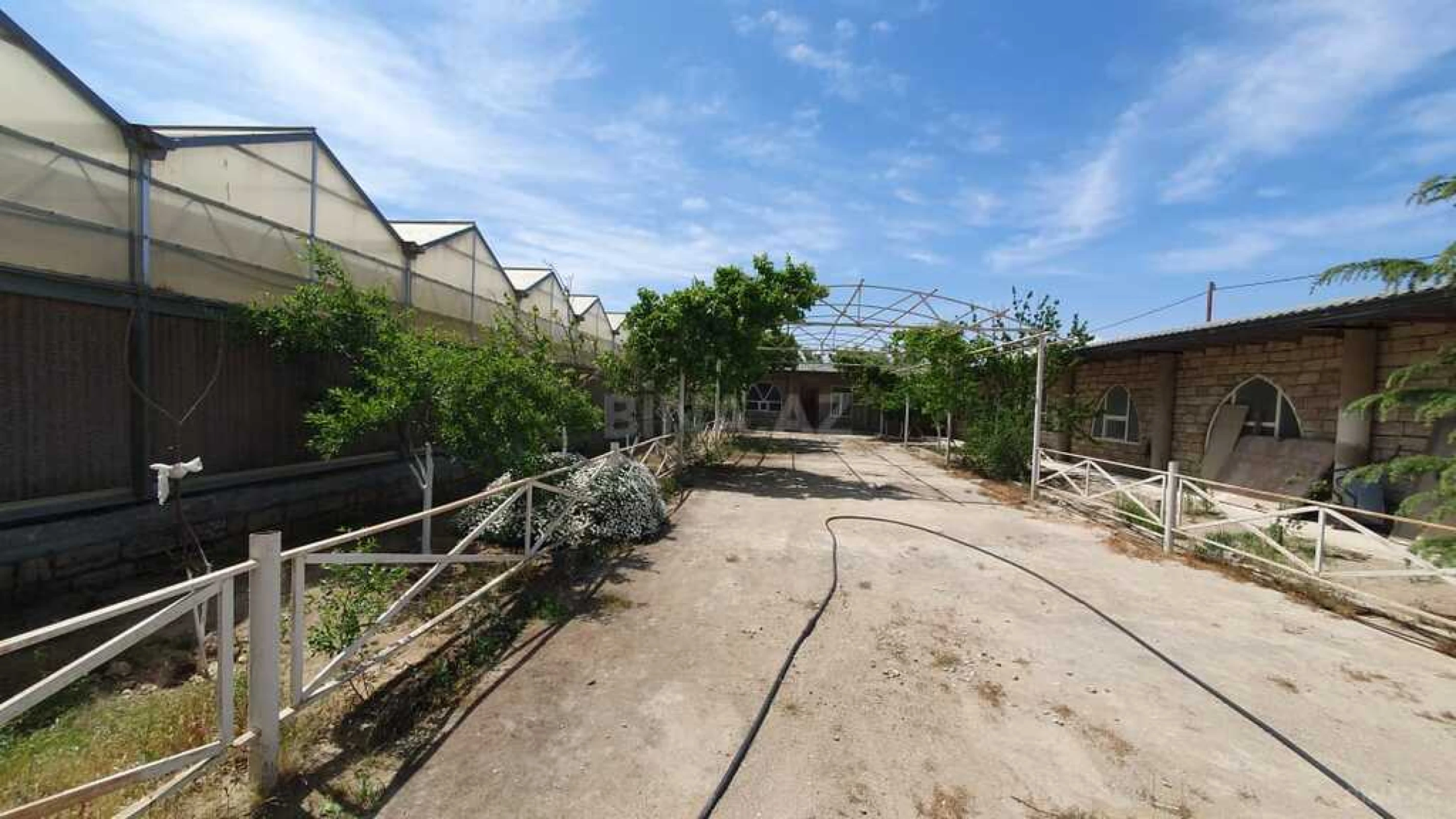 Satılır obyekt 1550 m²