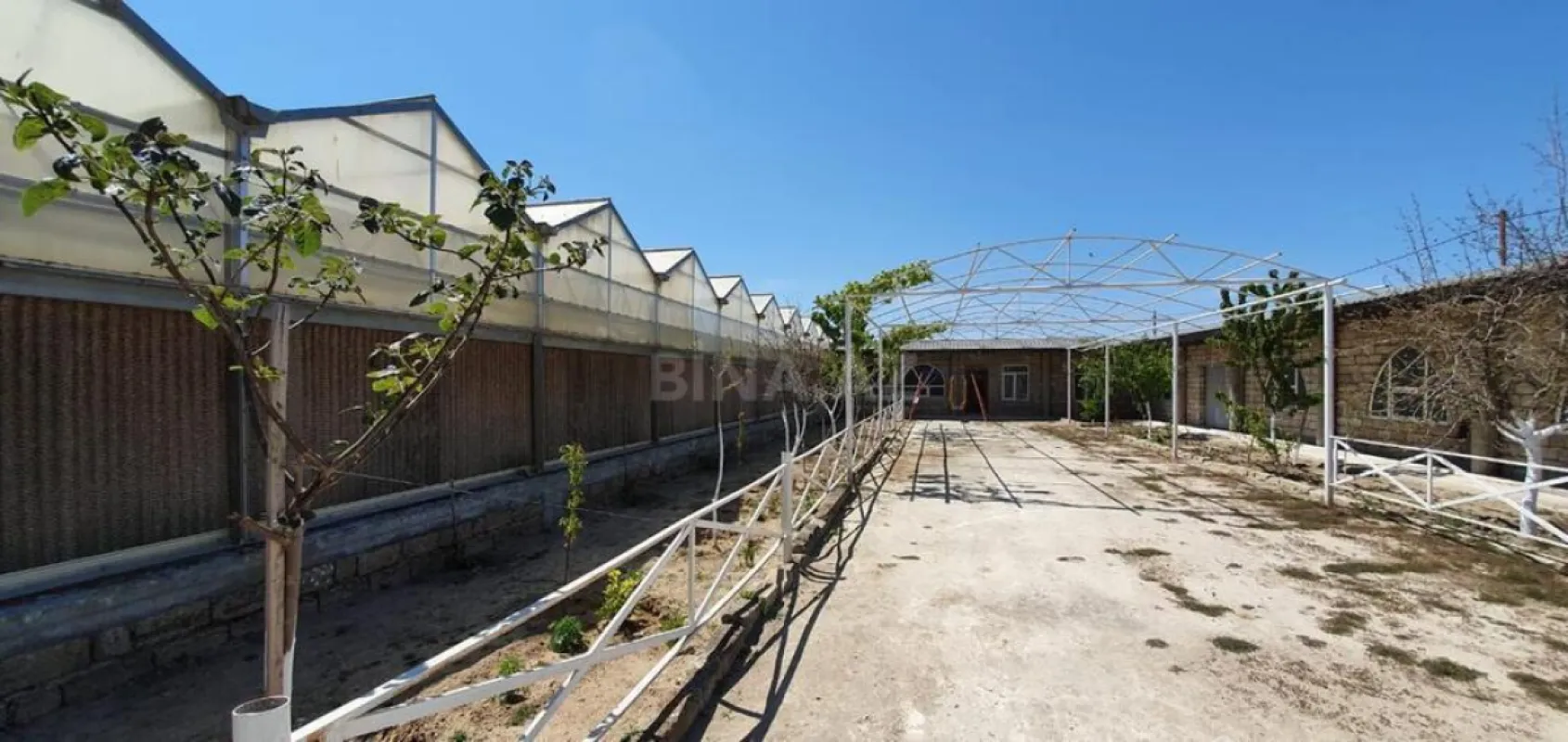 Satılır obyekt 1550 m²